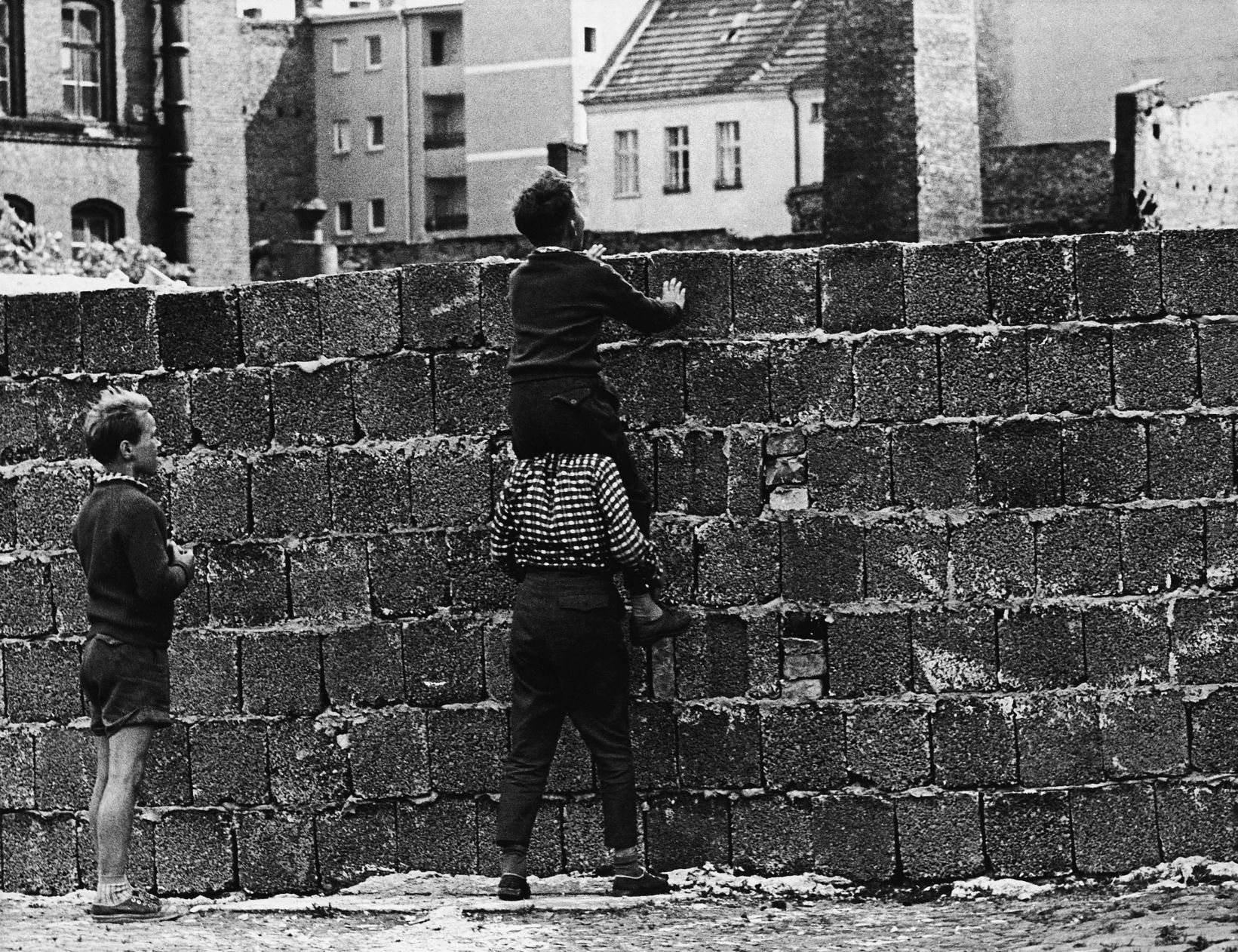 1961: Berlin Wall
